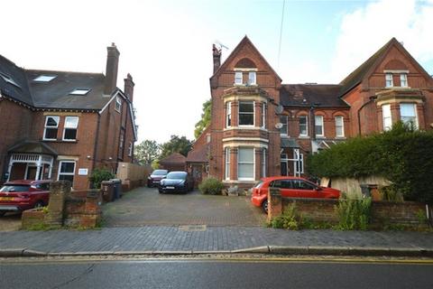 2 bedroom flat to rent, Upper Lattimore Road, St Albans