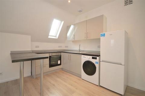 2 bedroom flat to rent, Upper Lattimore Road, St Albans