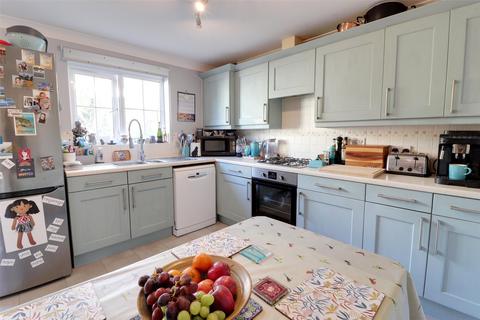 4 bedroom semi-detached house for sale, Robin Drive, Launceston, Cornwall, PL15