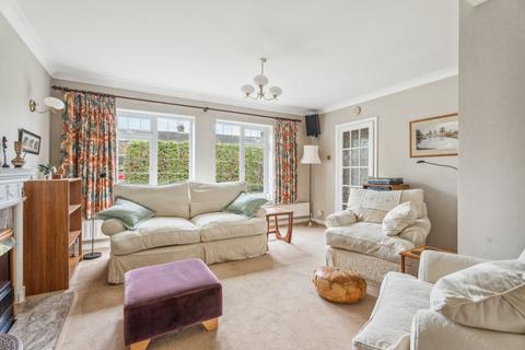 11 Grayburn Close, Chalfont St Giles, HP8 4NZ
