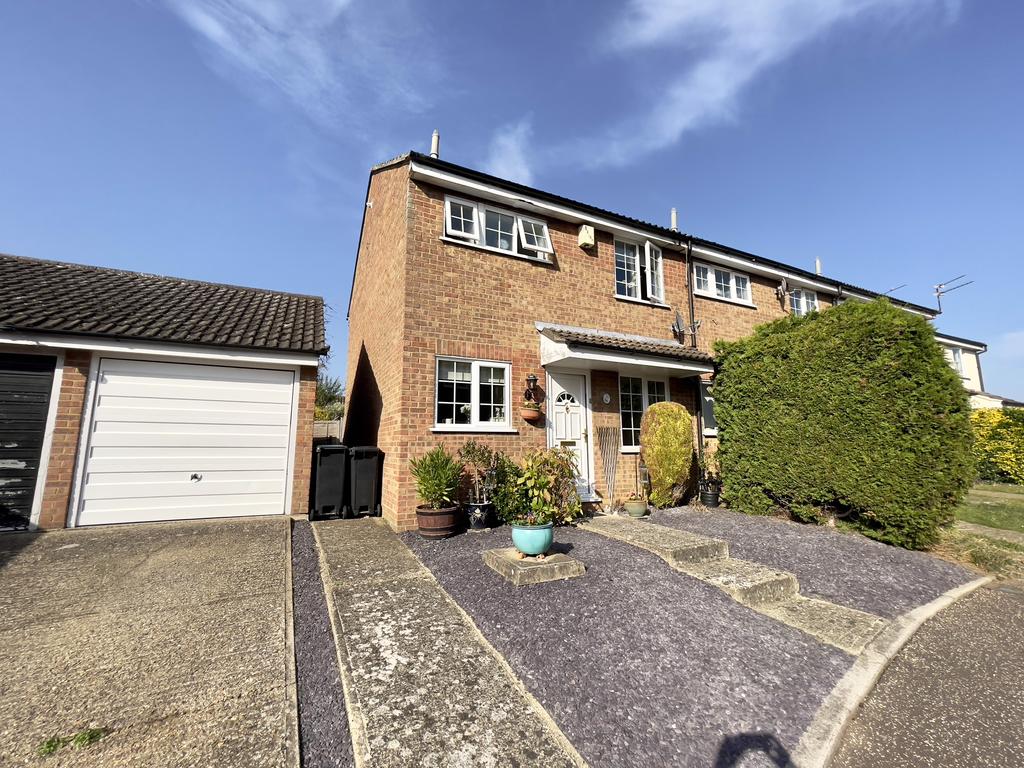 Crown Close, Sheering, 3 bed end of terrace house for sale £385,000