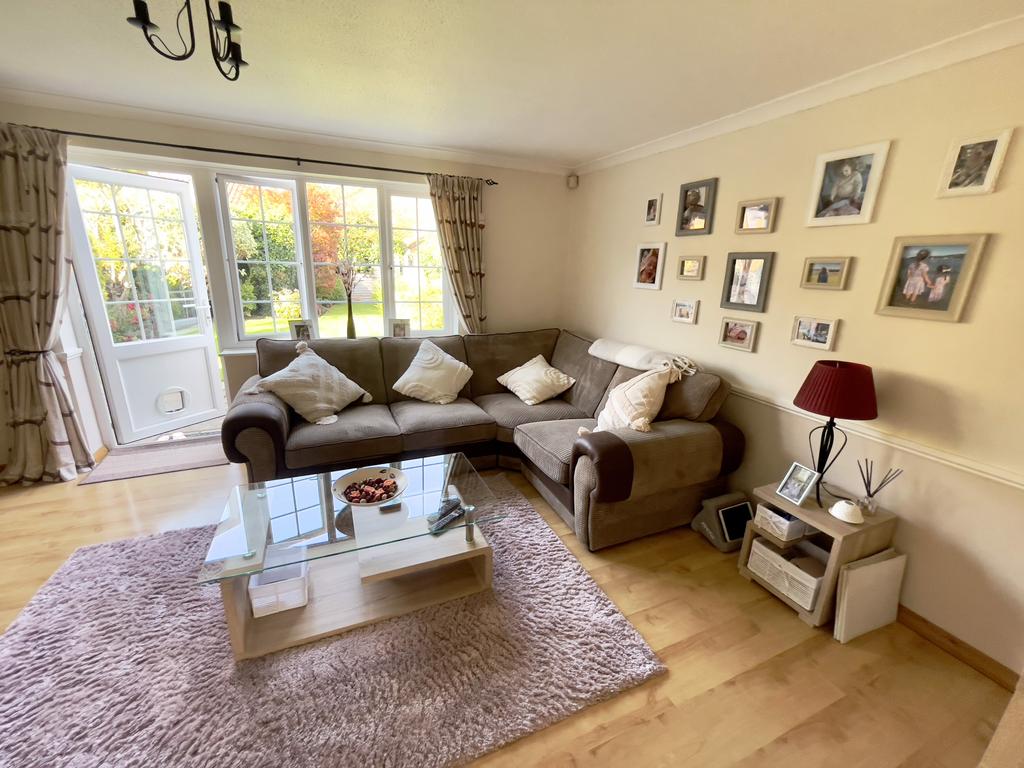 Crown Close, Sheering, 3 bed end of terrace house for sale £385,000