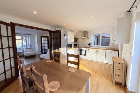 3 bedroom semi-detached house to rent, Preston Road, Oxfordshire OX14