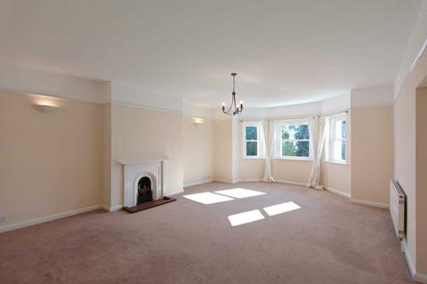 2 bedroom apartment to rent, Augusta Gardens, Kent CT20