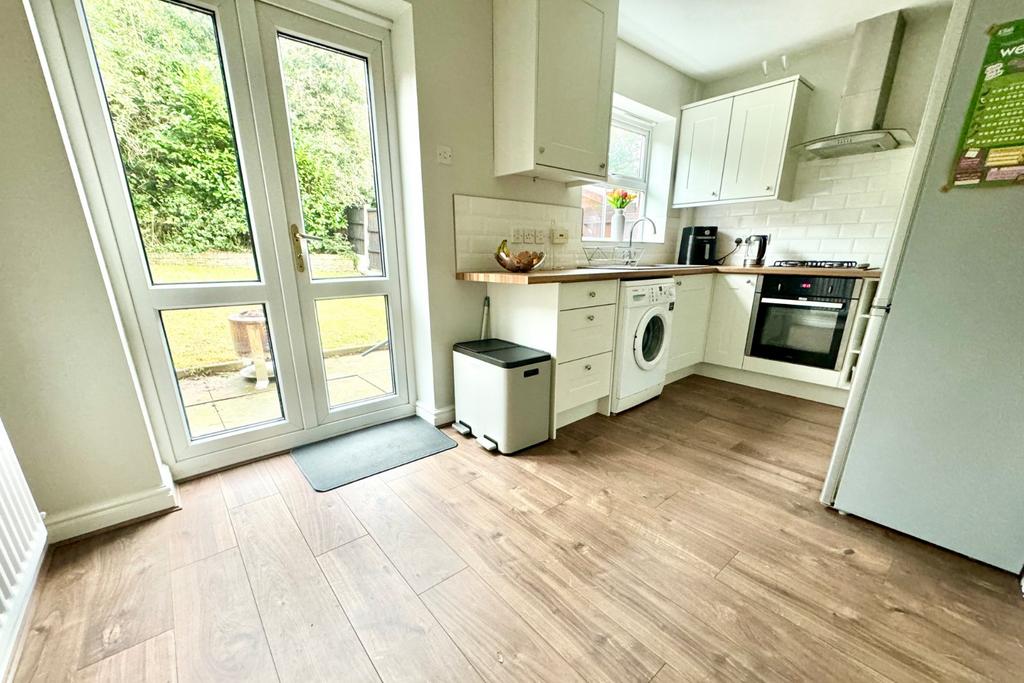 Kitchen/Dining Area