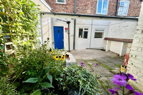 2 bedroom terraced house to rent, Rigbys Row, Cheshire CW5