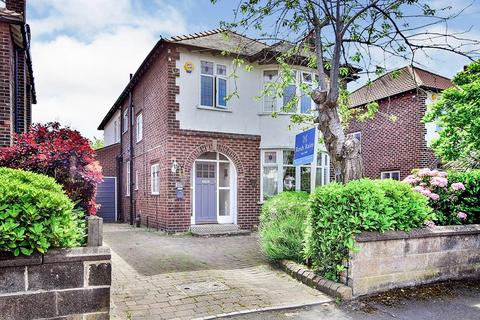 4 bedroom detached house to rent, Meadow Bank, Altrincham WA15