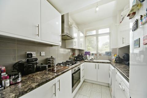 2 bedroom flat for sale, Brighton Road, Sutton SM2