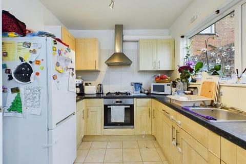 2 bedroom flat for sale, Northern Parade, Portsmouth PO2