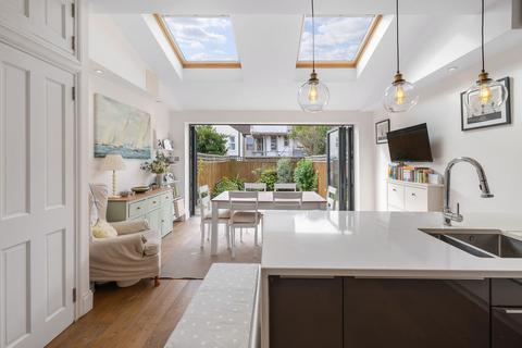 61 Eswyn Road, London, SW17 8TR
