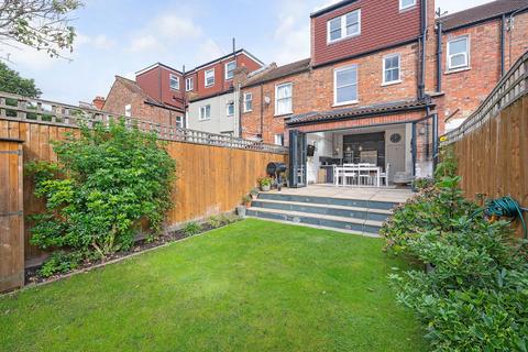 61 Eswyn Road, London, SW17 8TR