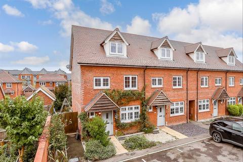 4 bedroom end of terrace house for sale, Bancord Avenue, Herne Bay, Kent