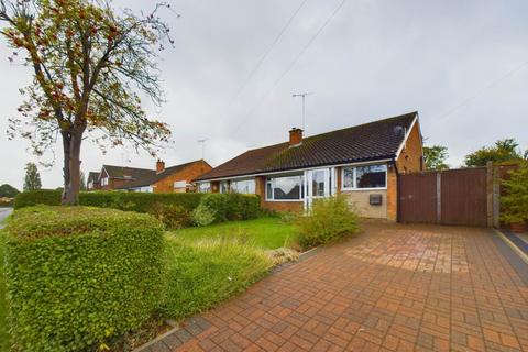 3 bedroom semi-detached bungalow for sale, Broughton Ave, Aylesbury HP20