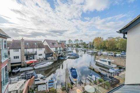 4 bedroom townhouse for sale, Bridge Street, Christchurch BH23