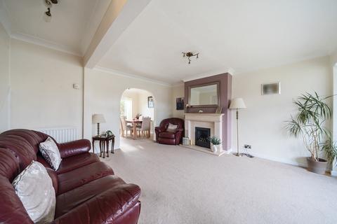 18 Exeter Drive, Ashton-under-lyne, OL6 8BZ