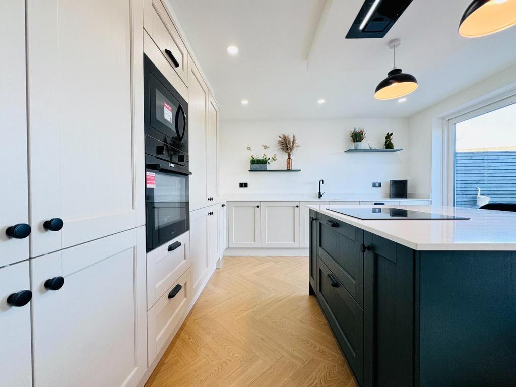 Open plan kitchen/diner/sitting room