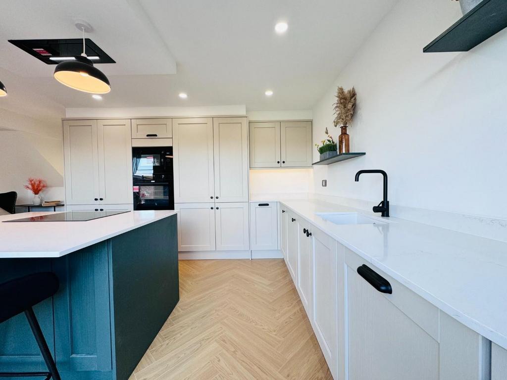 Open plan kitchen/diner/sitting room