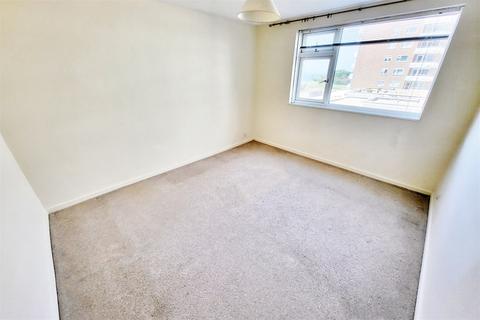 2 bedroom flat to rent, Bournemouth