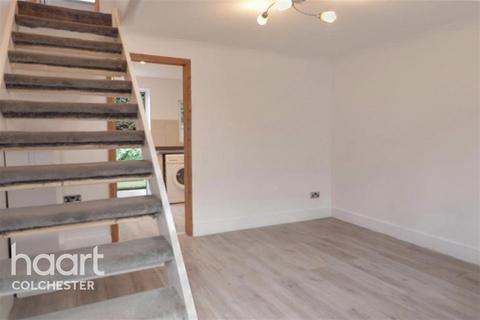 2 bedroom terraced house to rent, Central Colchester