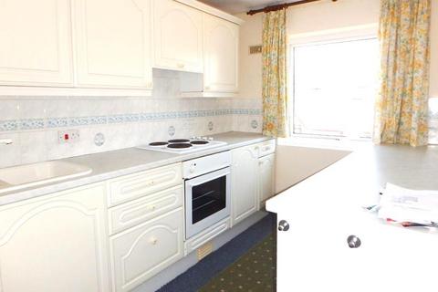 2 bedroom flat to rent, Osborne House, Station Road, New Milton, BH25 6HL