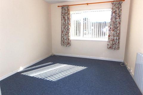 2 bedroom flat to rent, Osborne House, Station Road, New Milton, BH25 6HL