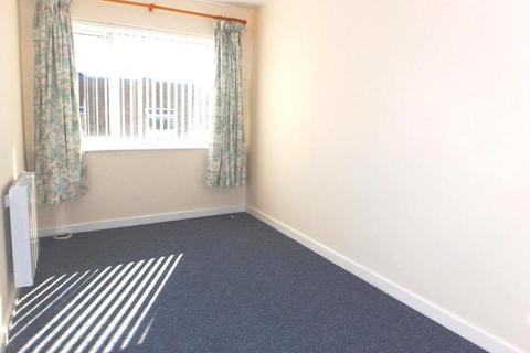 2 bedroom flat to rent, Osborne House, Station Road, New Milton, BH25 6HL