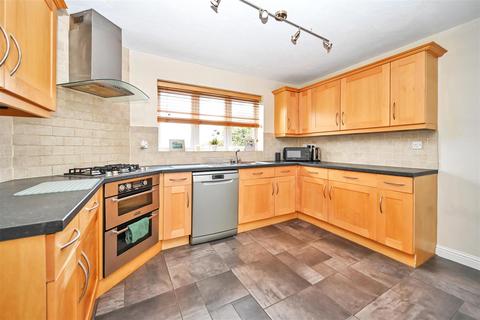 4 bedroom detached house for sale, Overland Crescent, Apperley Bridge