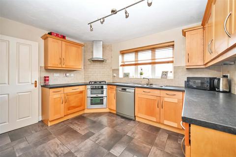 4 bedroom detached house for sale, Overland Crescent, Apperley Bridge