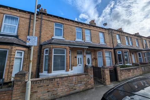 2 bedroom terraced house for sale, Elmville Avenue, Scarborough