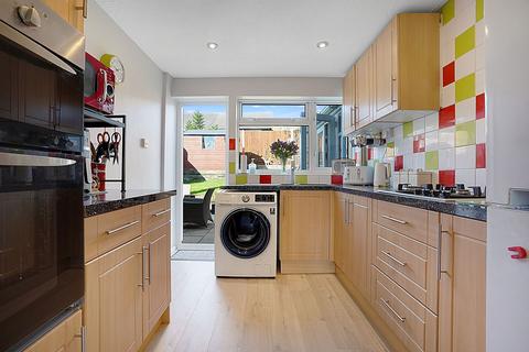 36 Hillshaw Crescent, Rochester, ME2 2PT