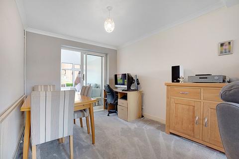 36 Hillshaw Crescent, Rochester, ME2 2PT