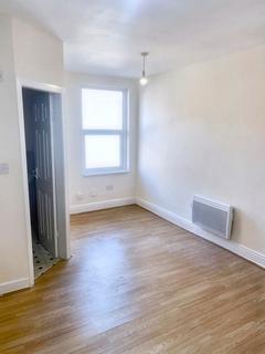 Bedsit to rent, Palatine Road, Blackpool FY1