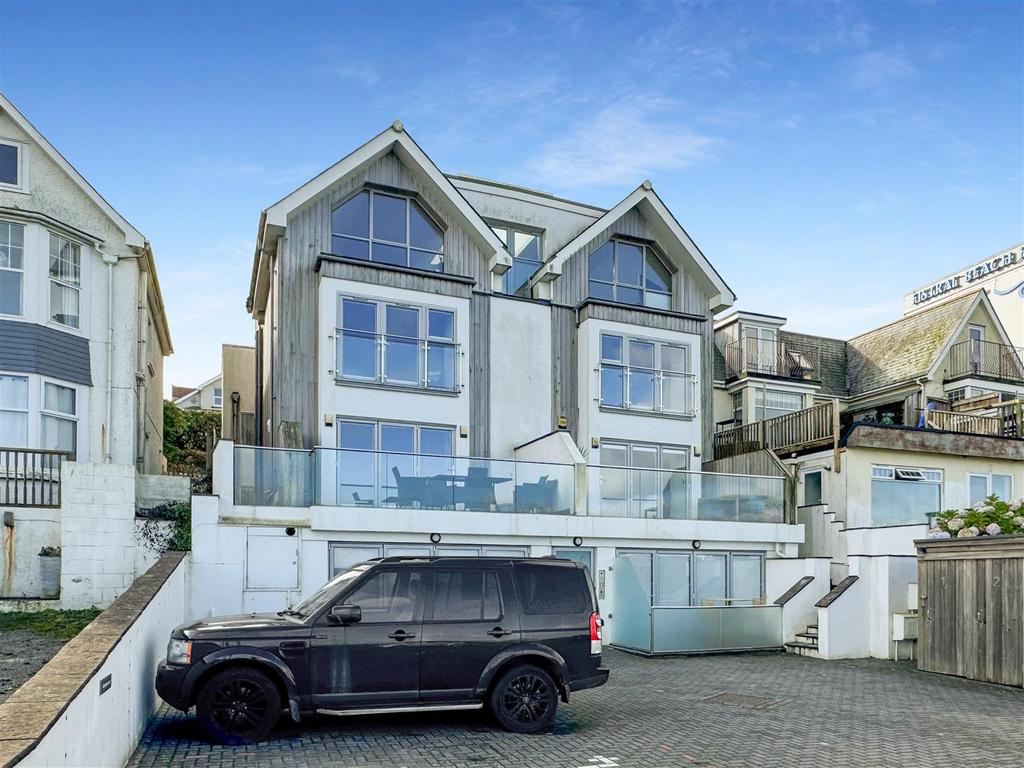 2 Fistral Beach Apartments