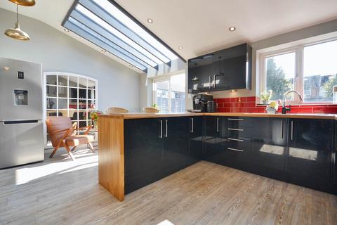 386 Gloucester Road, Cheltenham, GL51 7AS