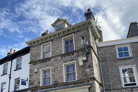 1 bedroom in a house share to rent, Market Place, Kendal