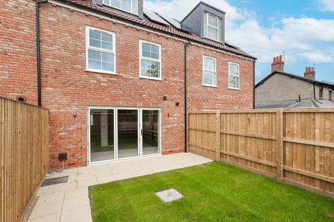 3 bedroom terraced house for sale, Heworth Village, York