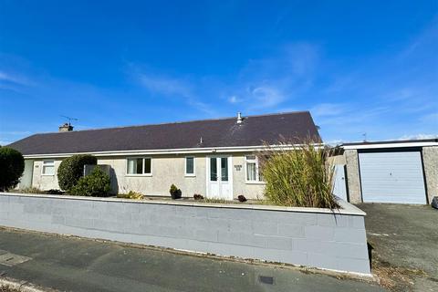 2 bedroom semi-detached bungalow for sale, Lon Ceredigion, Pwllheli