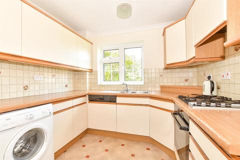 11 Allingham Gardens, Horsham, RH12 4US
