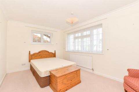 11 Allingham Gardens, Horsham, RH12 4US