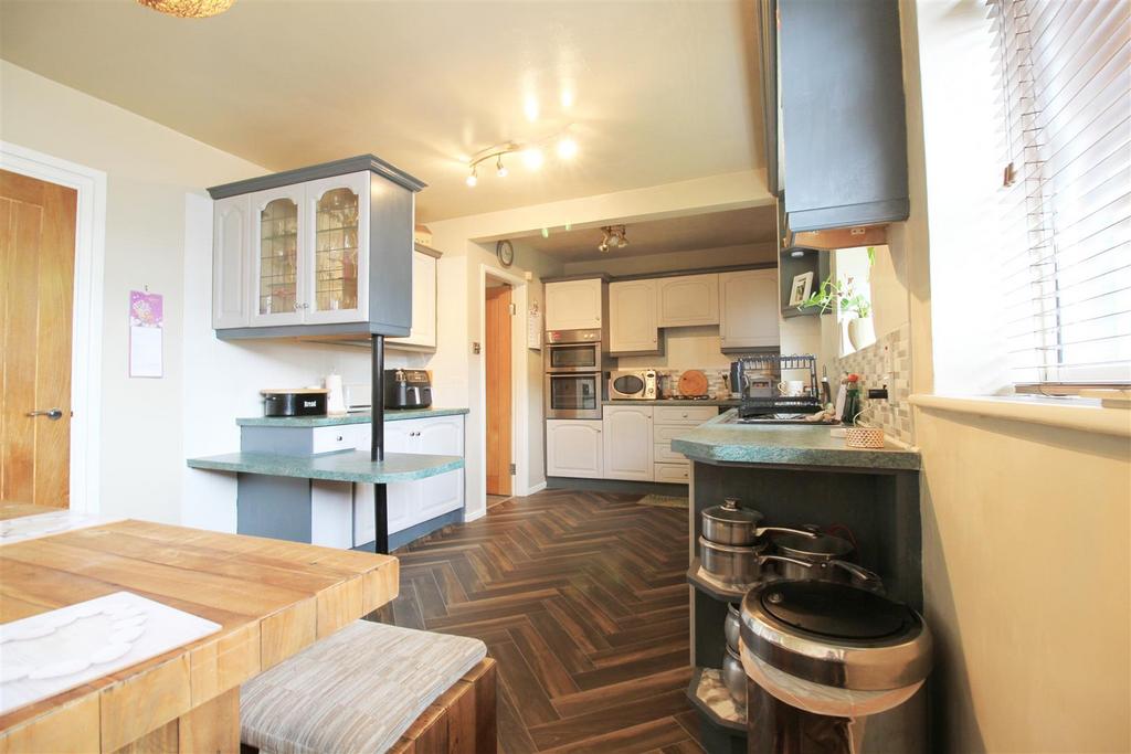 Kitchen .jpg