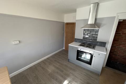 3 bedroom house to rent, Westfield Drive, Loughborough LE11