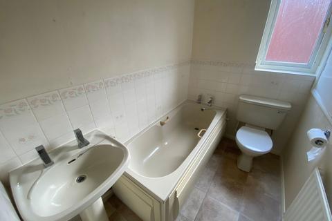 27 Bottomfield Close, Oldham, OL1 4AT