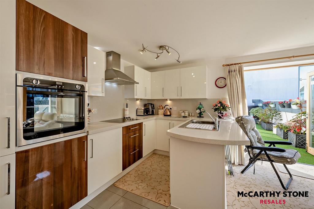 Open Plan Living Room/Kitchen