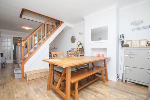 2 bedroom terraced house for sale, Southwold Road, Watford