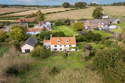 4 bedroom detached house for sale, Low Road, Billingford