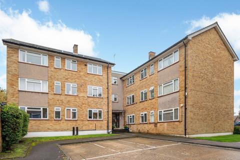 2 bedroom flat for sale, Fairway Court, Barnet, EN5