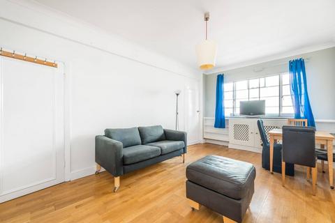 Studio to rent, Palace Gardens Terrace, Notting Hill Gate, London, W8