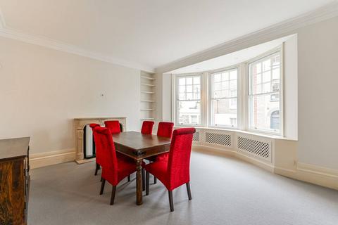 3 bedroom flat to rent, Cadogan Court Gardens, D'Oyley Street, Chelsea, London, SW1X