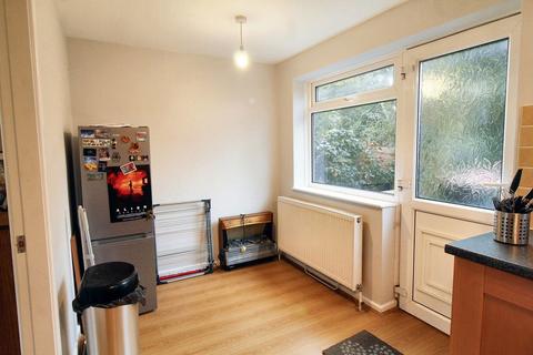 2 bedroom terraced house to rent, Felstead Court, Bramcote, Nottingham, NG9 3EZ