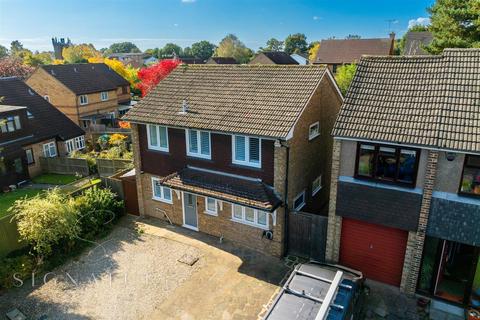 3 bedroom detached house for sale, Follett Drive, Abbots Langley